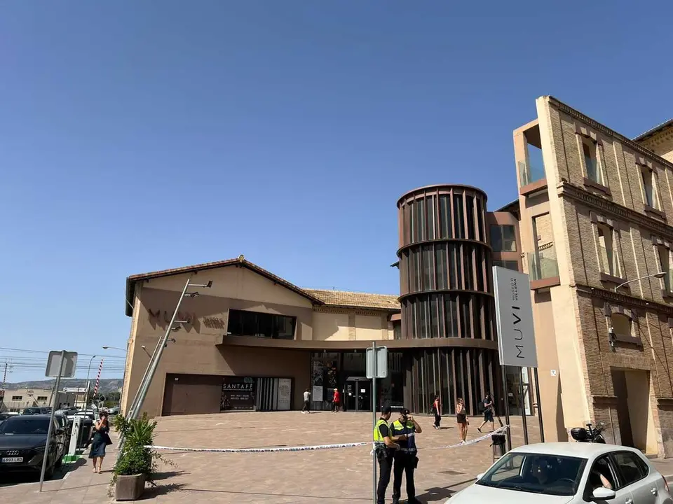 Imagen del Museo de Villena acordonado tras el robo del Tesoro