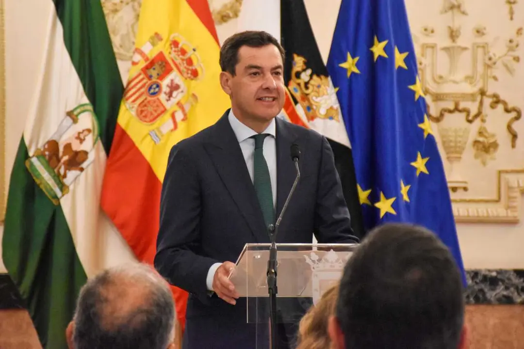 El presidente de la Junta de Andaluc&iacute;a, Juanma Moreno, en una foto de archivo en Ceuta.