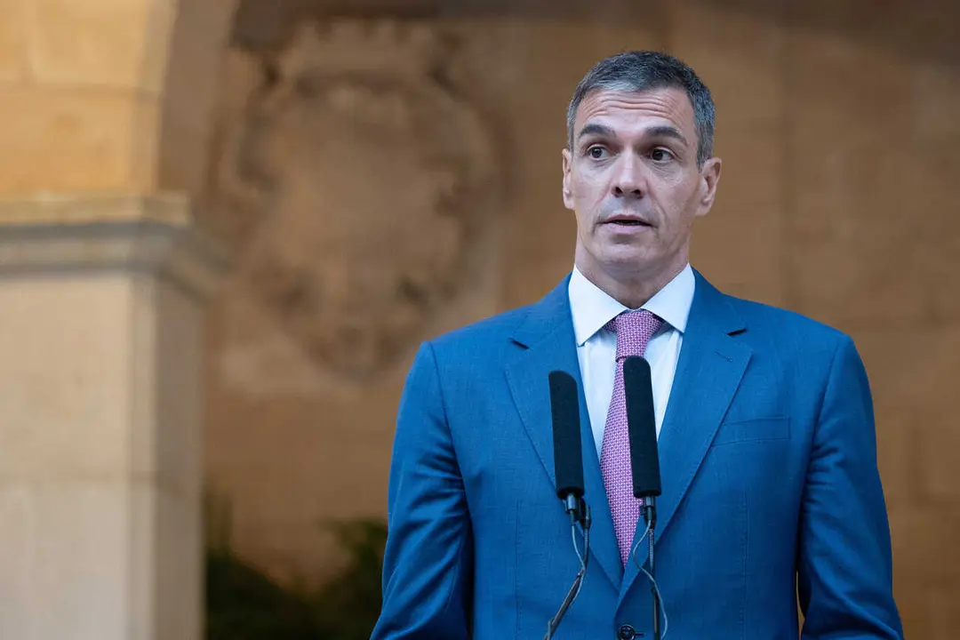 Archivo - El presidente del Gobierno, Pedro S&aacute;nchez, comparece ante los medios de comunicaci&oacute;n tras su despacho con el Rey Felipe VI, en el Palacio Real de la Almudaina, a 29 de julio de 2026, en Palma de Mallorca, Baleares (Espa&ntilde;a).