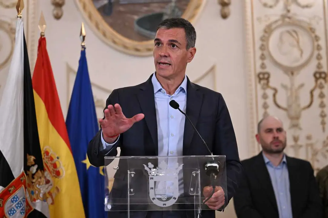 Archivo - El presidente del Gobierno, Pedro S&aacute;nchez,en su &uuml;ltima visita a Ceuta 