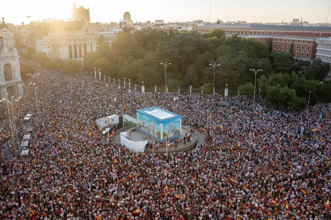 Cientos de personas durante una concentraci&oacute;n en solidaridad con Ceuta, a 2 de septiembre de 2026, en Madrid (Espa&ntilde;a)