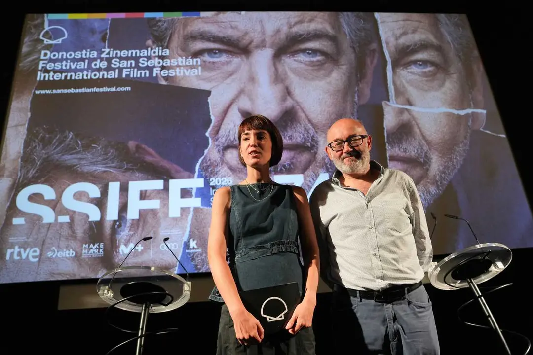 El director del Festival de San Sebasti&aacute;n, Jos&eacute; Luis Rebordinos (d), y la subdirectora del Festival, Maialen Beloki (i), durante la presentaci&oacute;n de la 74 edici&oacute;n del Festival de Cine de San Sebasti&aacute;n