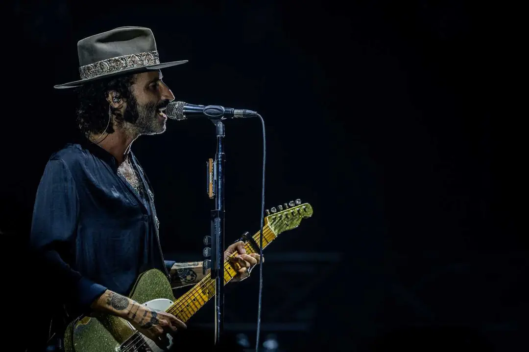 Archivo - El cantante Leiva act&uacute;a durante su concierto en el Movistar Arena, a 21 de junio de 2025, en Madrid (Espa&ntilde;a)