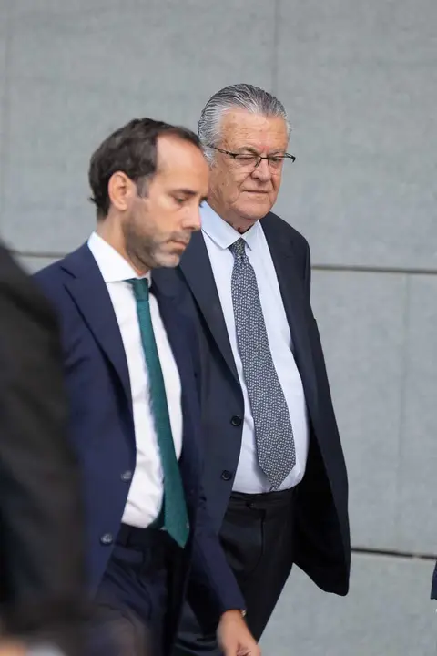 El presidente de Plus Ultra, Julio Mart&iacute;nez Sola, a su llegada a la Audiencia Nacional, a 7 de septiembre de 2026, en Madrid (Espa&ntilde;a). El juez de la Audiencia Nacional Jos&eacute; Luis Calama, que investiga el 'caso Plus Ultra', ha citado a declarar como investi