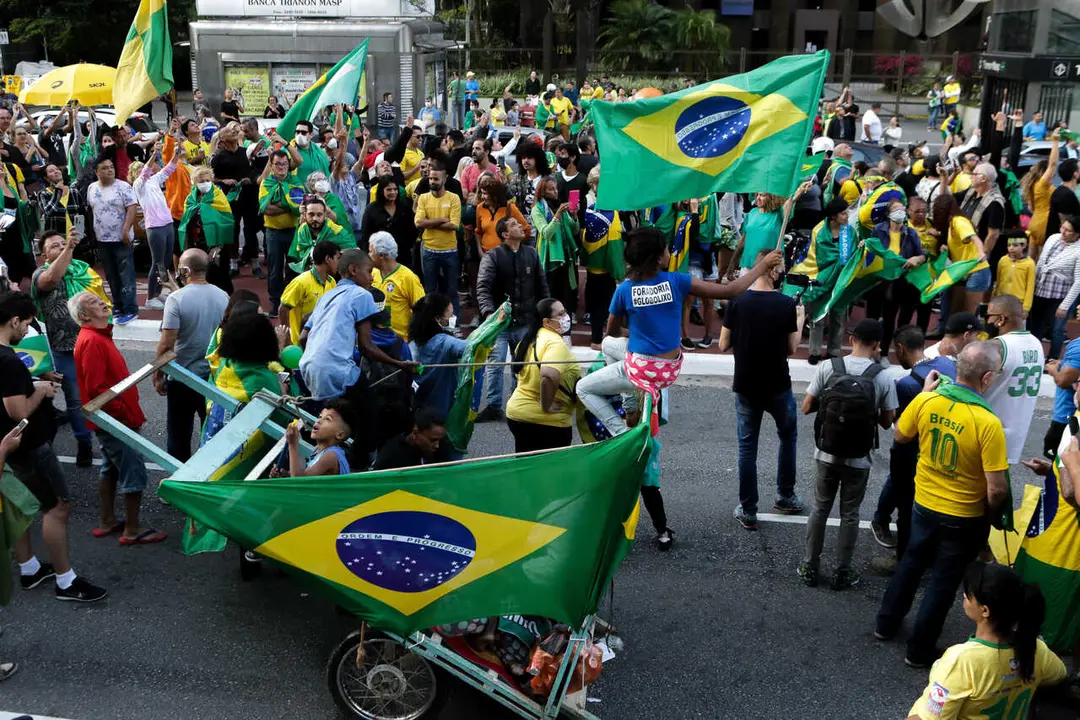 Archivo - Manifestaci&oacute;n de ciudadanos en Sao Paulo pidiendo la reapertura de negocios en el pa&iacute;s