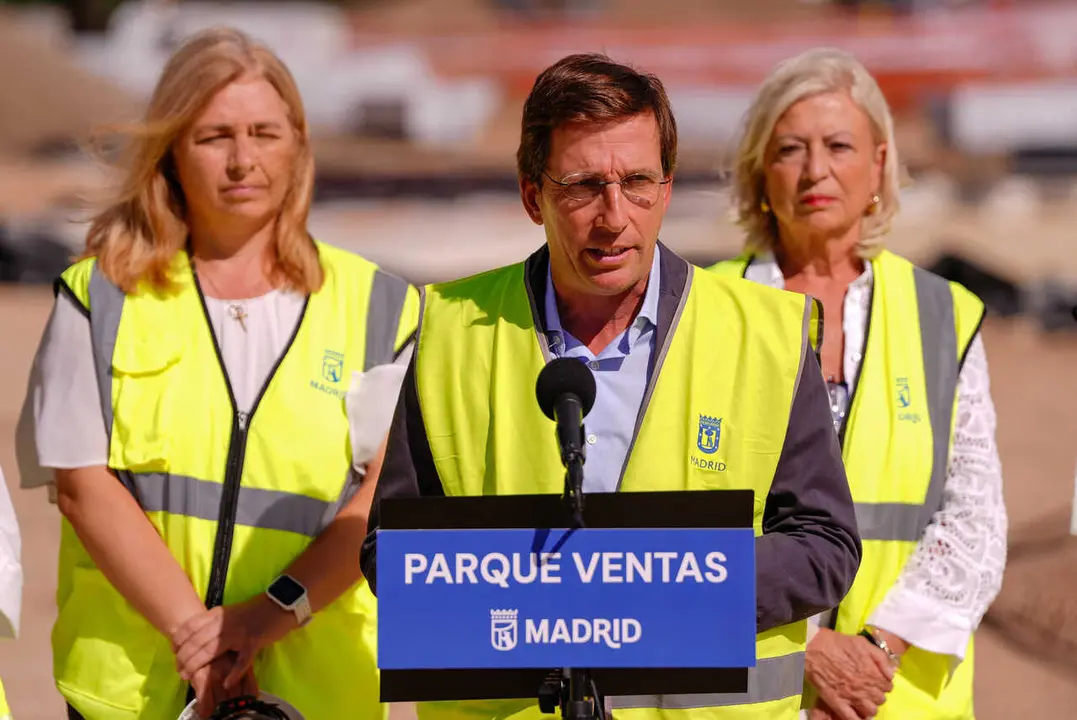 El alcalde de Madrid, Jos&eacute; Luis Mart&iacute;nez-Almeida, en su visita al Parque Ventas