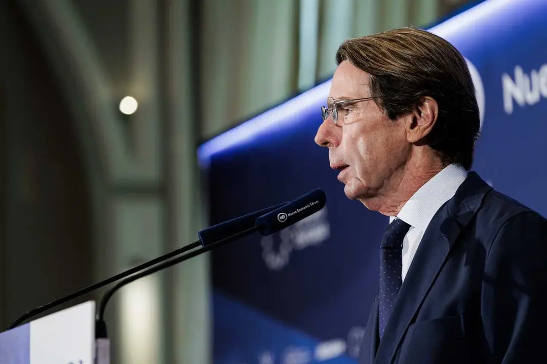 El expresidente del Gobierno Jos&eacute; Mar&iacute;a Aznar durante la presentaci&oacute;n de la encargada de negocios de Israel, Dana Erlich, en el Foro Nueva Econom&iacute;a