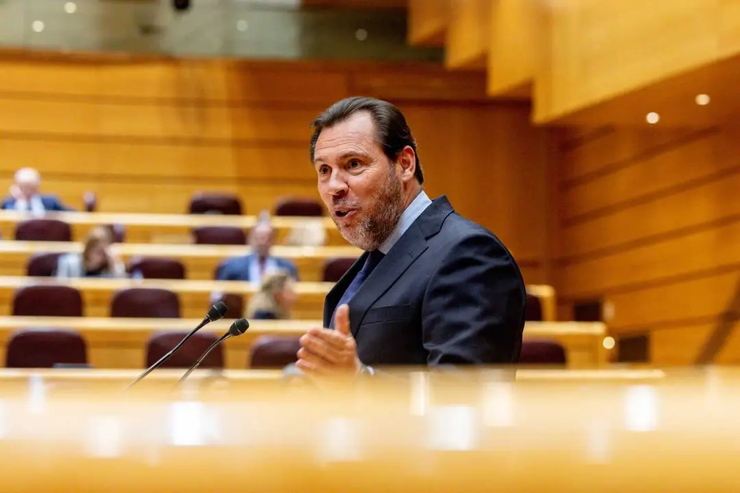 Archivo - El ministro de Transportes y Movilidad Sostenible, &Oacute;scar Puente, interviene durante una sesi&oacute;n de control al Gobierno, en el Senado, a 7 de abril de 2026, en Madrid (Espa&ntilde;a). Cuerpo se estrena hoy como vicepresidente en la sesi&oacute;n de control al G