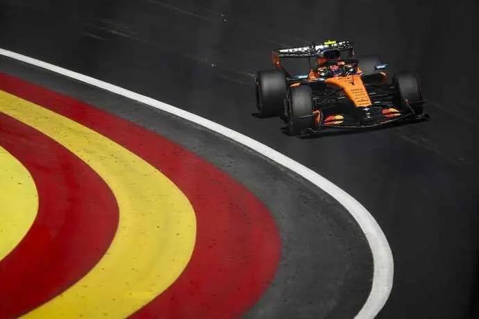 Lando Norris, durante la clasificaci&oacute;n del GP de Espa&ntilde;a 2026. Foto: Xavi Bonilla / DPPI / AFP7