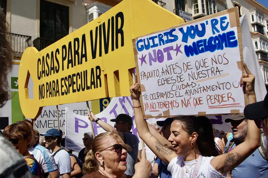 Archivo - Manifestaci&oacute;n del 27J por la vivienda en M&aacute;laga.