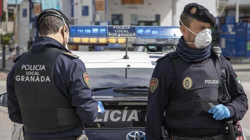 <p> Policía local de Granada </p>