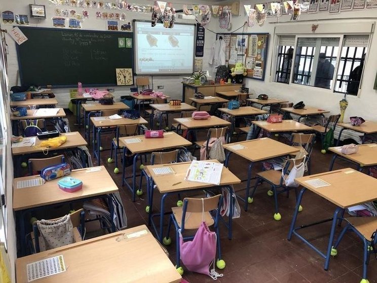 <p> Aula en un colegio de Andalucía. // Twitter </p>