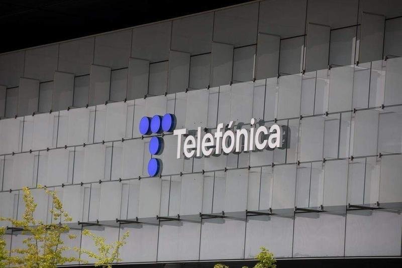 <p> Archivo - Edificio de la sede de Telefónica, a 27 de abril de 2021, en Madrid, (España). - Jesús Hellín - Europa Press - Archivo </p>