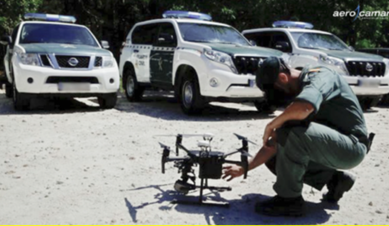 <p> Guardia Civil con drones </p>