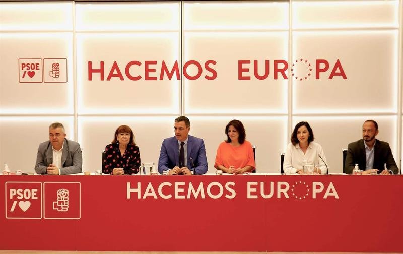 <p> Reunión de la Comisión Ejecutiva Federal del PSOE en una imagen de archivo </p>