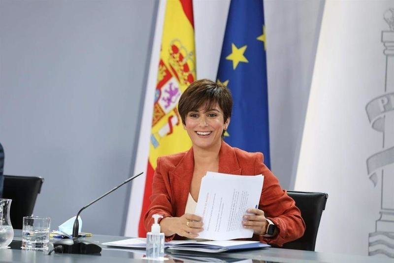 <p> La ministra de Política Territorial y portavoz del Gobierno, Isabel Rodríguez García, en una rueda de prensa posterior al Consejo de Ministros, a 31 de agosto de 2021, en Madrid, (España). </p>