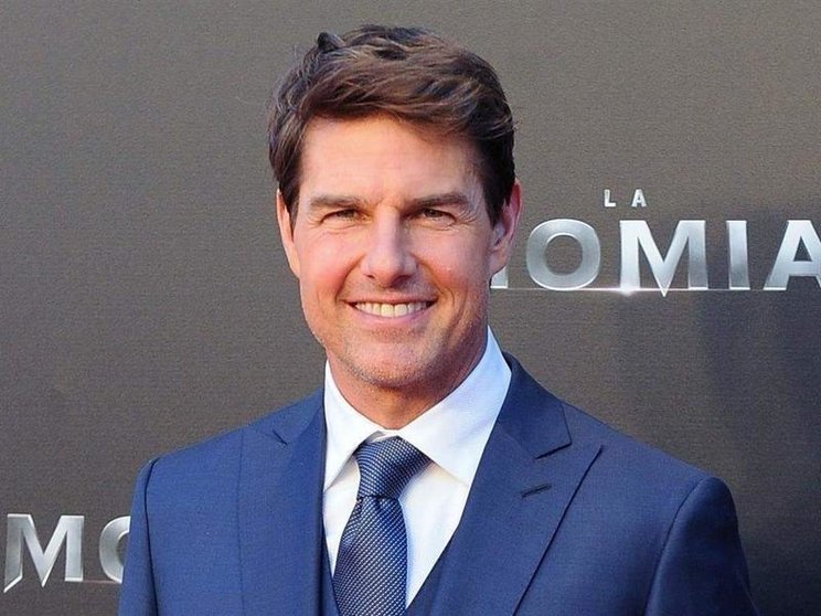 <p> Tom Cruise </p>
