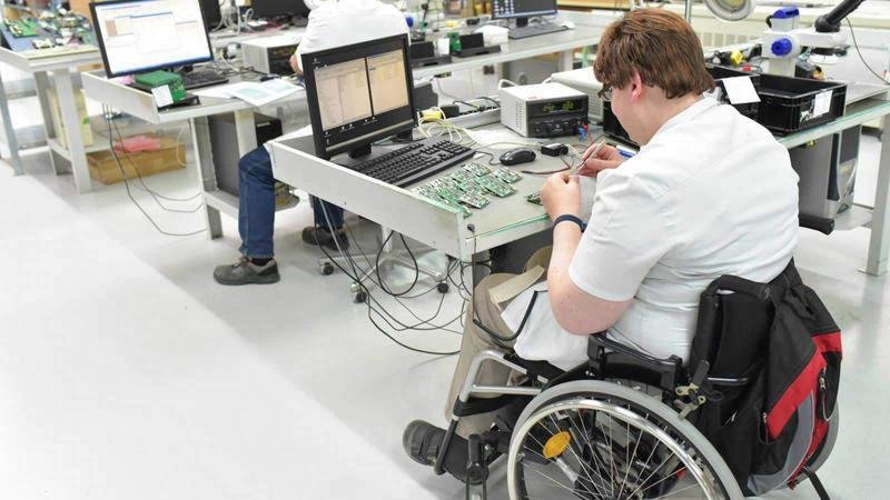 <p> Trabajador con discapacidad </p>