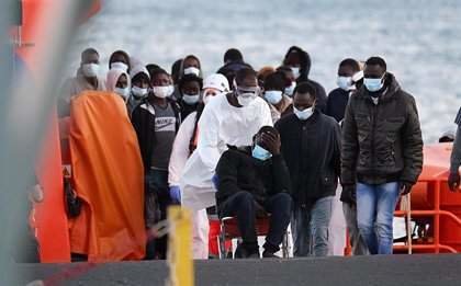 <p> Inmigrantes siendo rescatados </p>