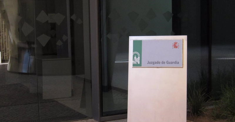 <p> Archivo - Puerta de acceso al Juzgado de Guardia en la Ciudad de la Justicia de Córdoba (Foto de archivo). - EUROPA PRESS - Archivo </p>