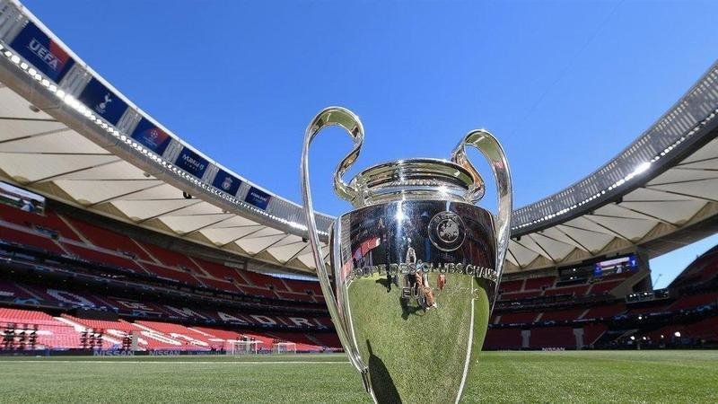  Trofeo UEFA Champions League

UEFA.com 