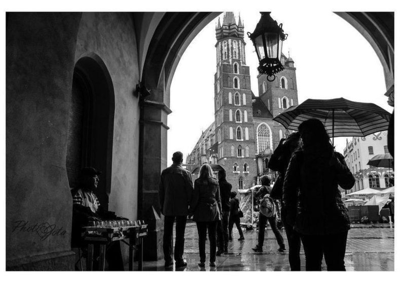 Cracovia en un día de lluvia. Foto por PhotoJota