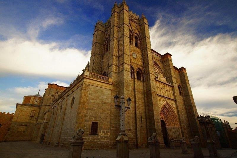  Catedral de Ávila. Twitter 