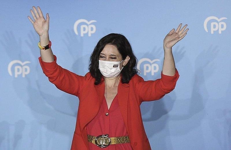  La presidenta de la Comunidad de Madrid, Isabel Díaz Ayuso, en la celebración del PP de este martes tras las elecciones madrileñas. EP 