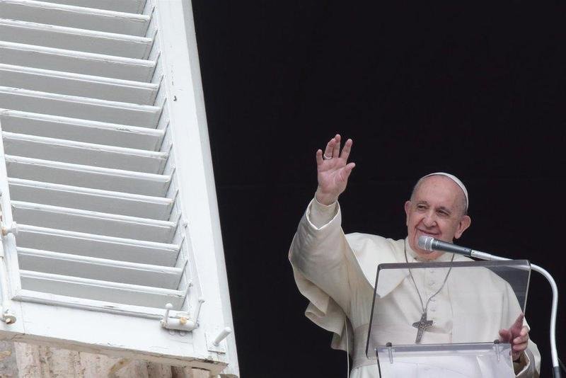  El Papa en el rezo del Ángelus del pasado 18 de abril - Evandro Inetti/ZUMA Wire/dpa 