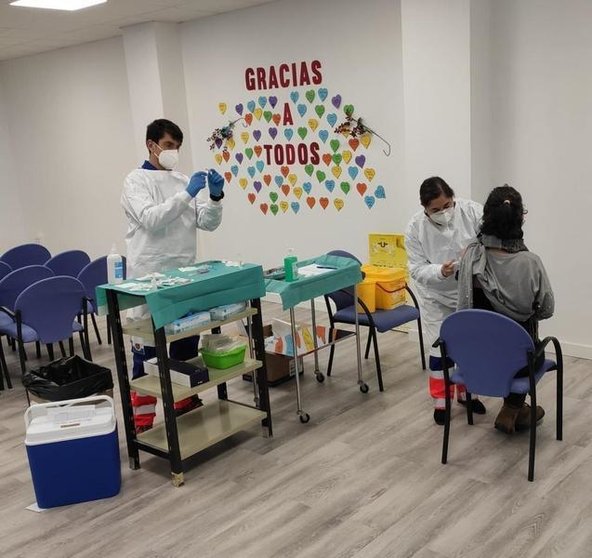  Vacunación en un centro de salud de Andalucía. 
