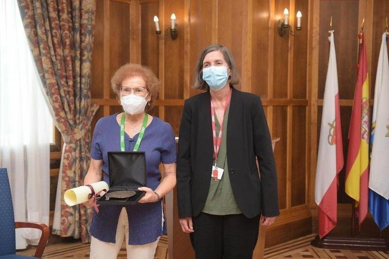  La viróloga e investigadora científica Margarita del Val recibe la Medalla de Honor a los Valores Sociales de la UIMP. - UIMP 