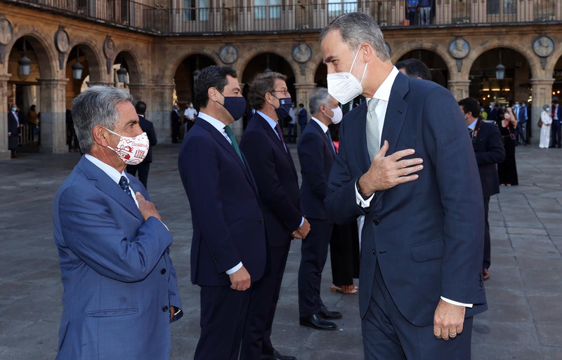  Revilla con el Rey en la Conferencia de Presidentes en Salamanca - GOBIERNO 