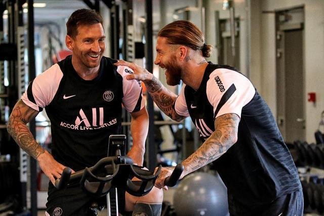  Lionel Messi con Sergio Ramos 