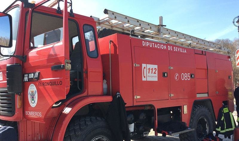  Camión de bomberos de la Diputación de Sevilla. 