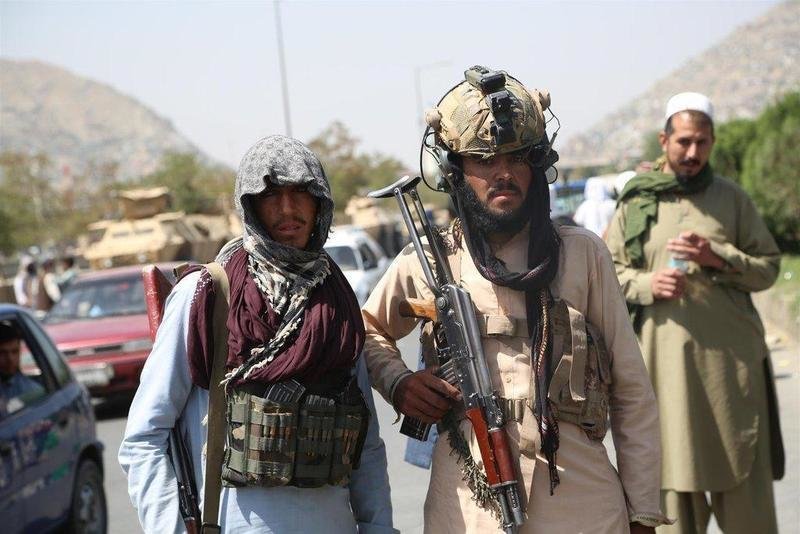  Milicianos talibán en Kabul - STR - XINHUA NEWS - CONTACTOPHOTO 
