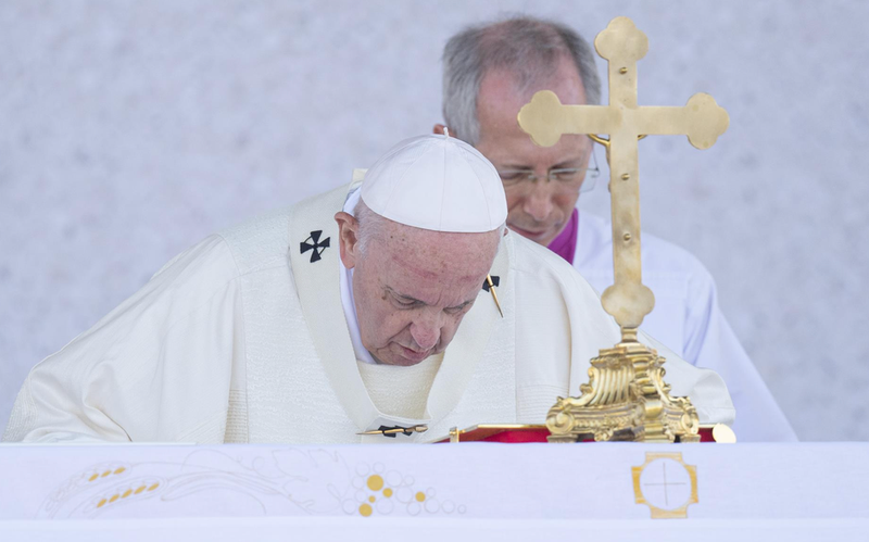  El Papa duranrte su viaje a Eslovaquia - Michal Svìtok/TASR/dpa 