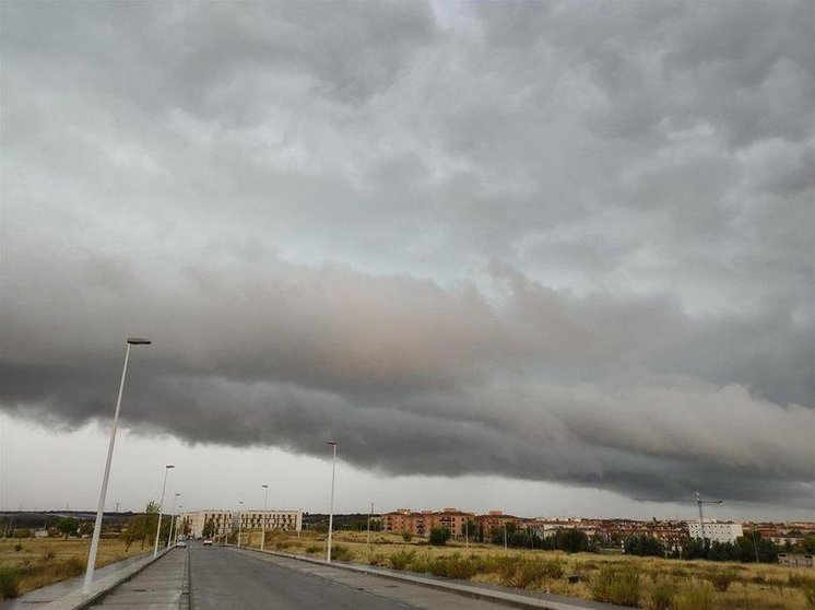  Nubes de la tormenta de este jueves en Mérida. - EUROPA PRESS 