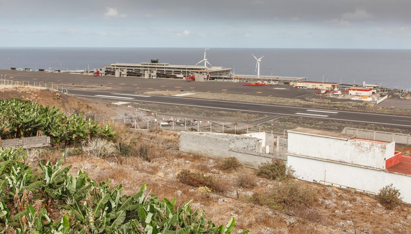  Vista general del aeropuerto de La Palma, después de su cierre como consecuencia de la nube de ceniza del volcán de Cumbre Vieja, a 24 de septiembre de 2021 - Europa Press 