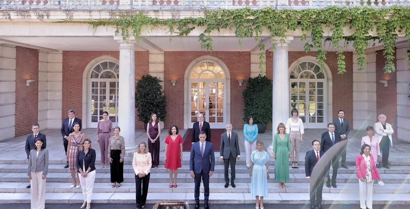 <p> Archivo - Foto de familia de todos los ministros en la escalinata del Palacio de la Moncloa - Eduardo Parra - Europa Press - Archivo </p>