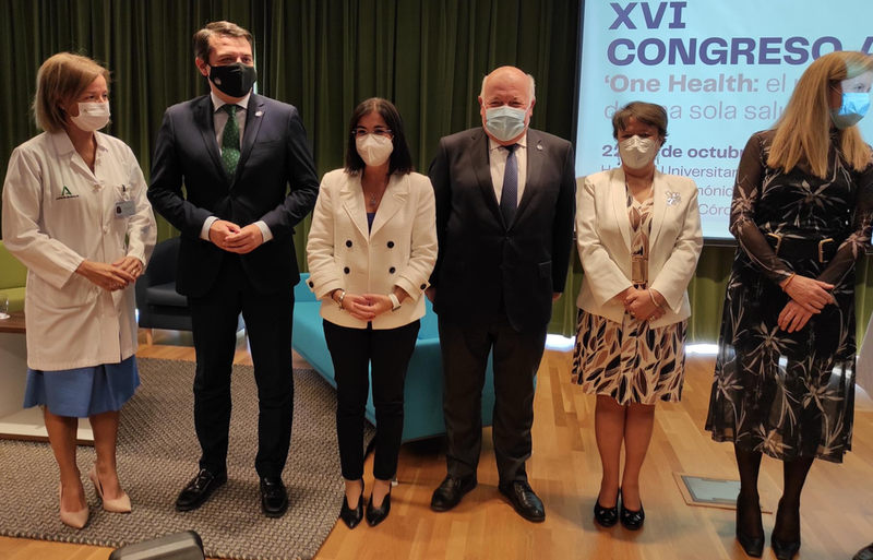 <p> Darias agradece la labor de los periodistas durante la pandemia al inaugurar el XVI Congreso de la ANIS en Córdoba </p>