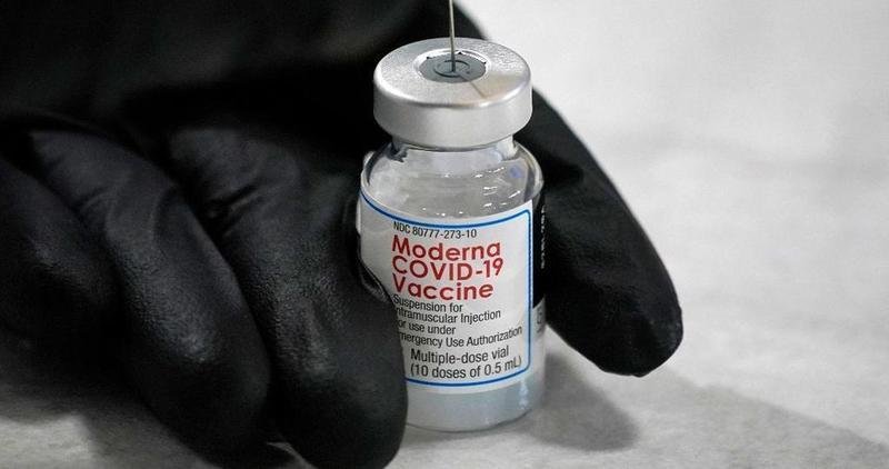 <p> Dosis de la vacuna de Moderna. Twitter </p>