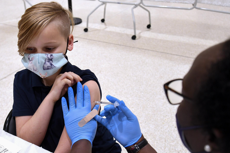 <p> vacuna contra la COVID-19 de Pfizer en un centro de vacunación para niños de 5 a 11 años en Eastmonte Park en Altamonte Springs, Estados Unidos, a 09 de noviembre de 2021. - Paul Hennessy/SOPA Images via ZU / DPA </p>