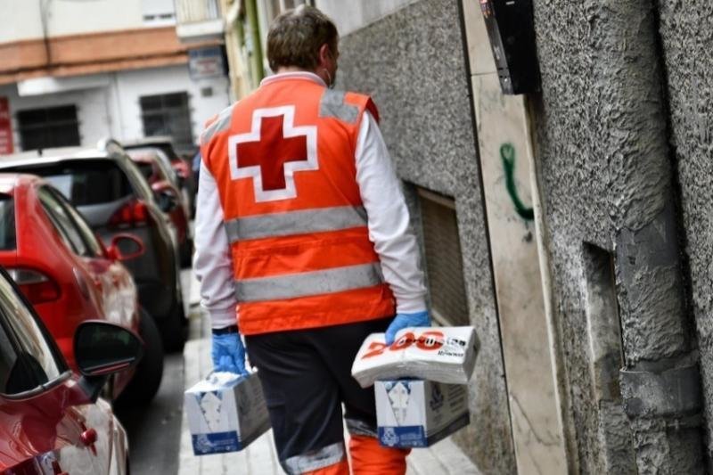 <p> Cruz Roja ha recibido a más de 60.000 voluntarios. </p>