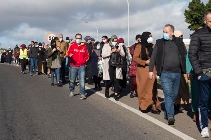 <p> Los manifestantes de la Comisión Islámica en Melilla </p>