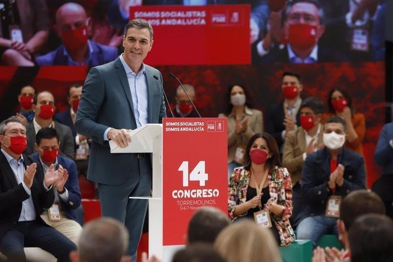 <p> El secretario general del PSOE y presidente del Gobierno, Pedro Sánchez, en la clausura del Congreso Regional del PSOE Andalucía </p>