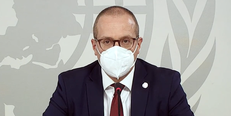 <p> Hans Kluge pronunciando un discurso sobre la pandemia de coronavirus. Fuente: Twitter @hans_kluge </p>