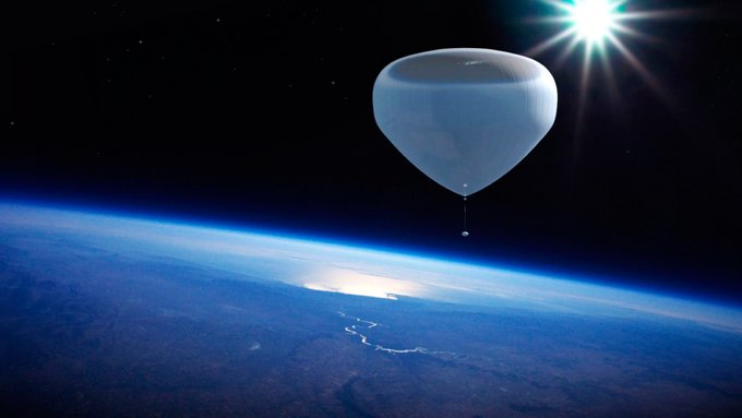 <p> globo aerostático en el espacio exterior. Fuente: Twitter @Carlosrisquez </p>