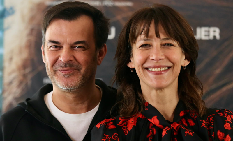 <p> El director François Ozon y la actriz Sophie Marceau durante la presentación del film ‘Todo ha ido bien’ - Cézaro De Luca - Europa Press </p>