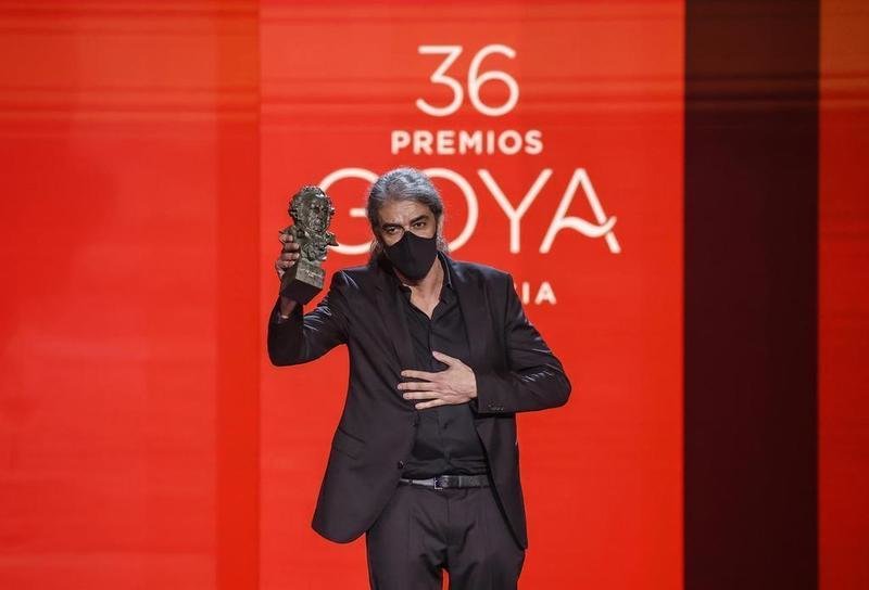 <p> El director Fernando León de Aranoa recoge el Goya en la 36ª gala de los Premios Goya, en el Palau de les Arts de Valencia, a 12 de febrero de 2022, en Valencia, Comunidad Valenciana </p>