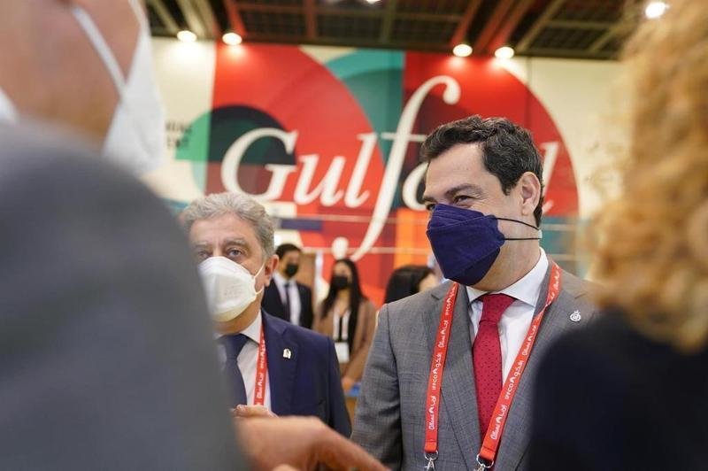 <p> Juanma Moreno, durante su visita a la Gulfood en Dubái </p>